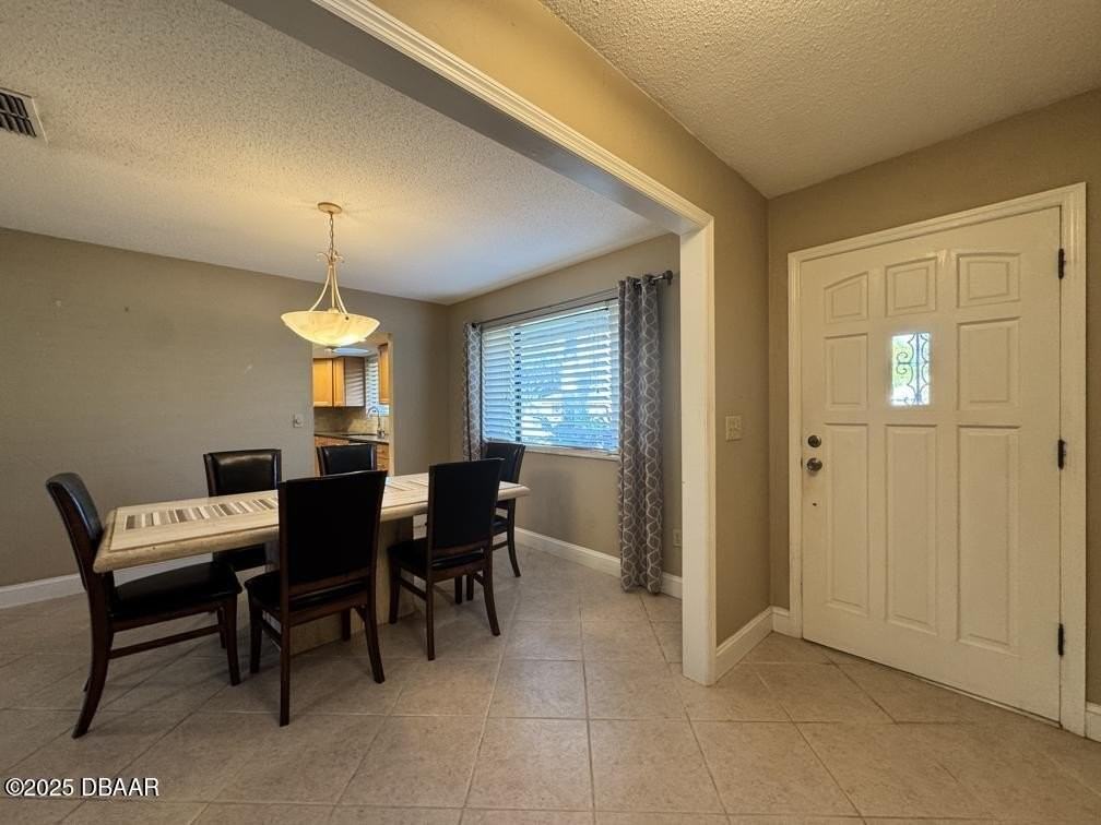 653 Pelican Bay Dr - Photo 2 of 27