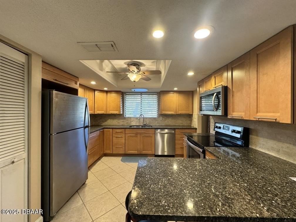 653 Pelican Bay Dr - Photo 6 of 27