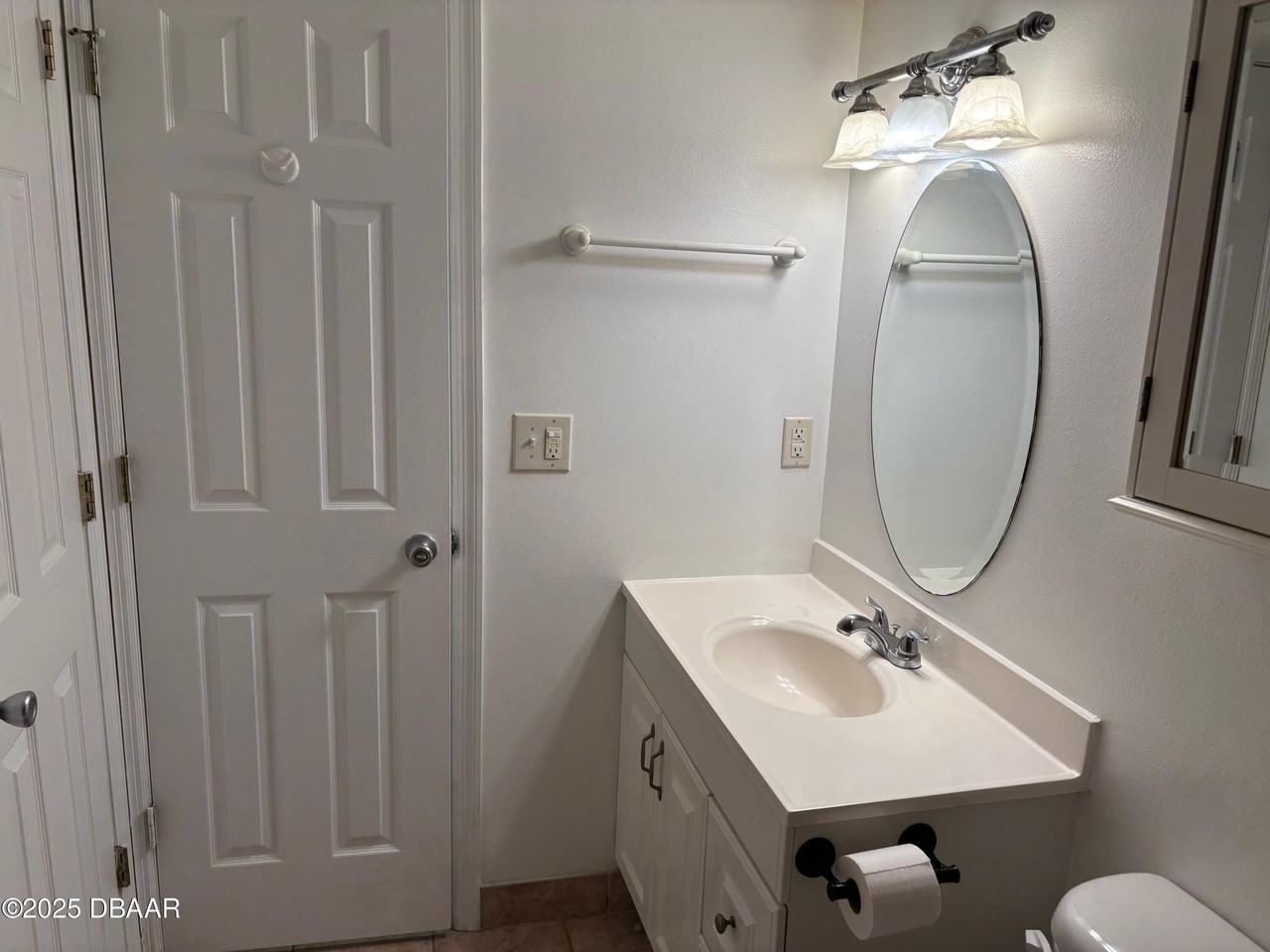 3724 South Atlantic Avenue #4 - Photo 5 of 10