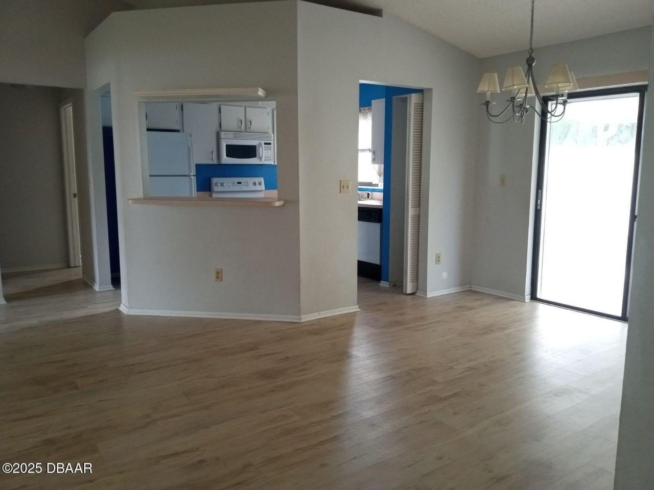 428 Sandpiper Ct - Photo 5 of 27