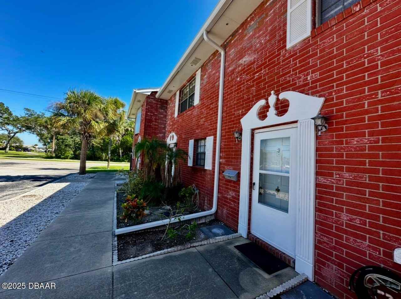 2250 South Palmetto Avenue #J3 - Photo 2 of 20