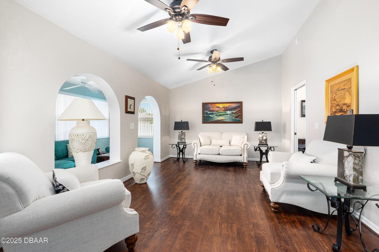 4584 Barnacle Dr - Photo 4 of 34