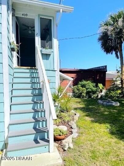 409 Poinsettia Rd Apt 2 #2 - Photo 2 of 15