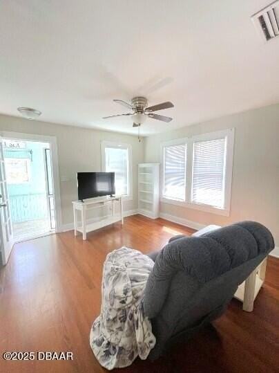 409 Poinsettia Rd Apt 2 #2 - Photo 4 of 15