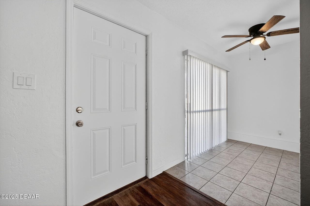 2417 N Oleander Ave - Photo 4 of 18