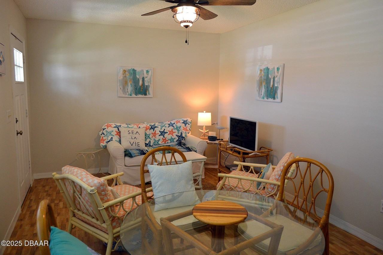 64 Cardinal Drive #B - Photo 7 of 44