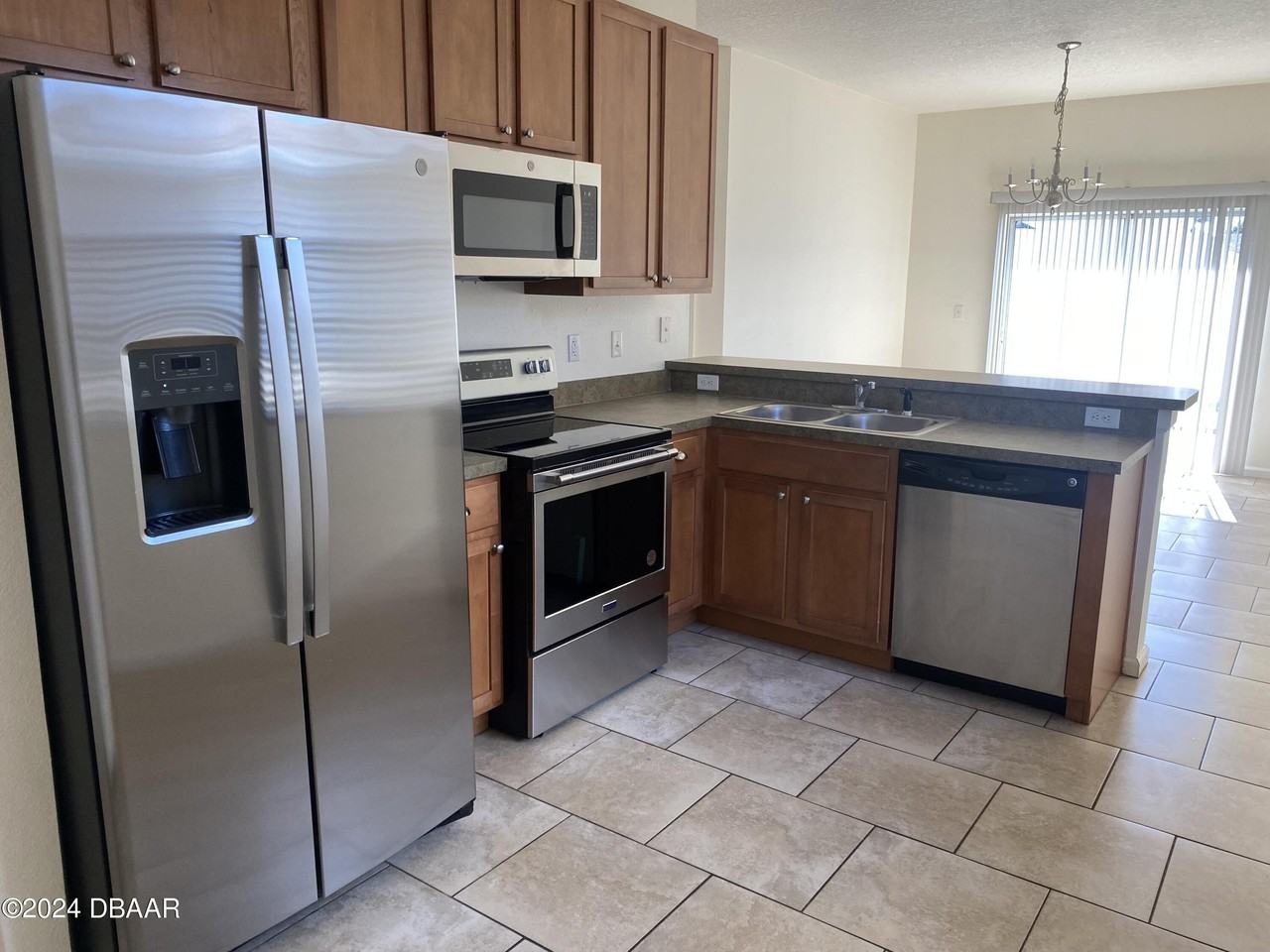 1936 Cove Point Rd - Photo 4 of 19