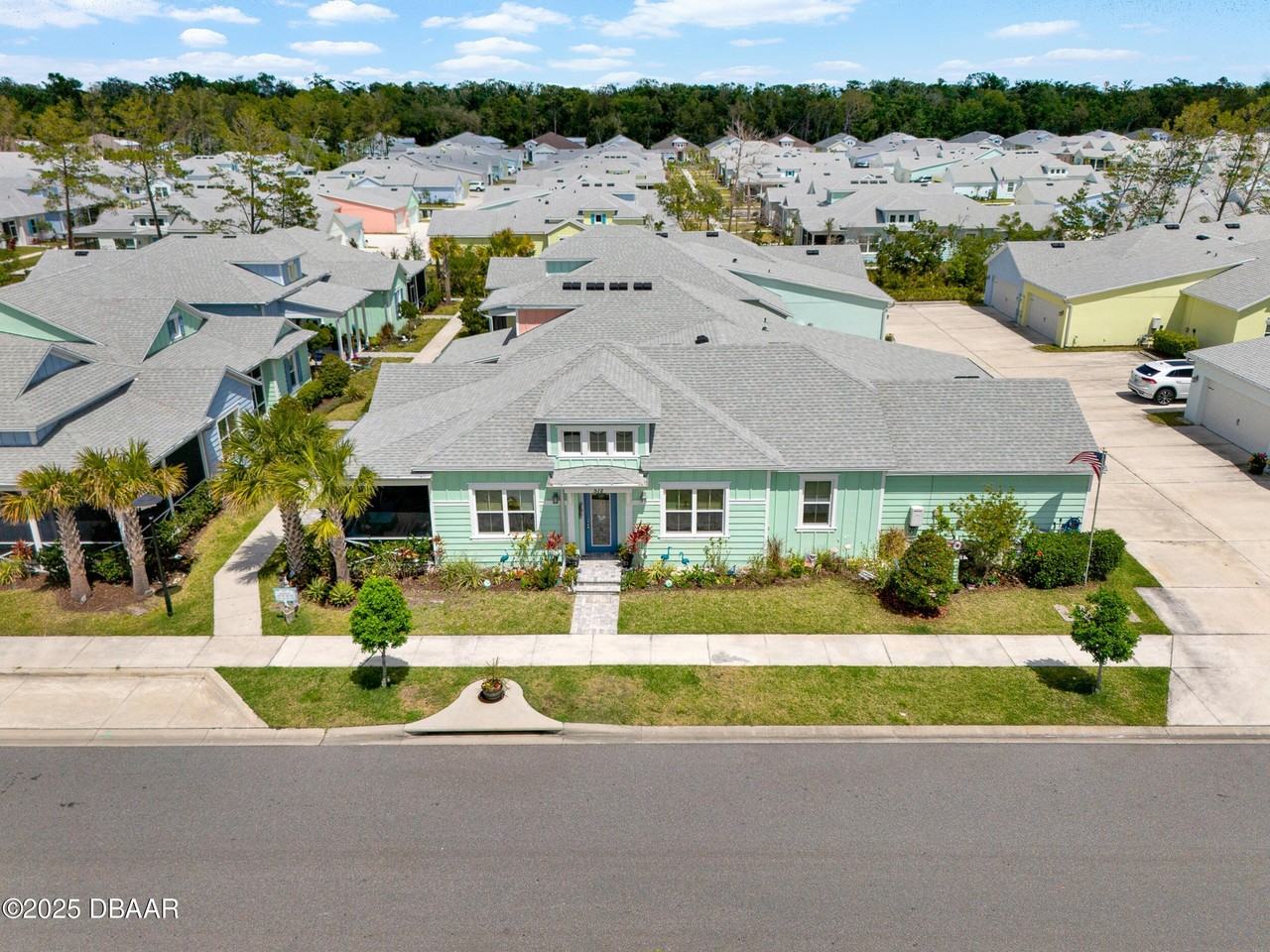 512 Land Shark Boulevard - Photo 2 of 50