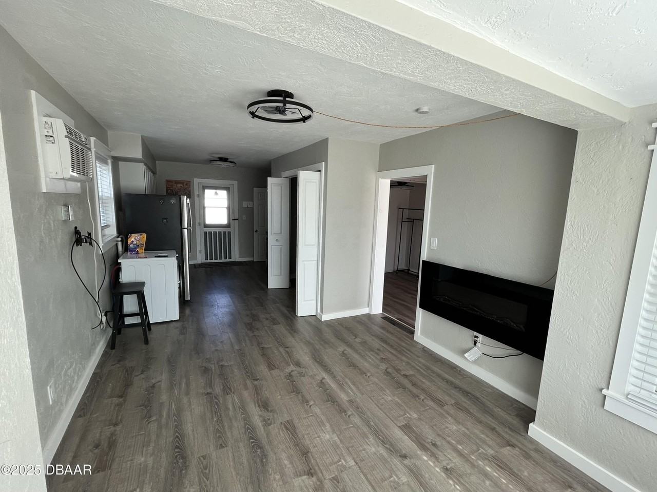 515 Frances Terrace - Photo 3 of 17