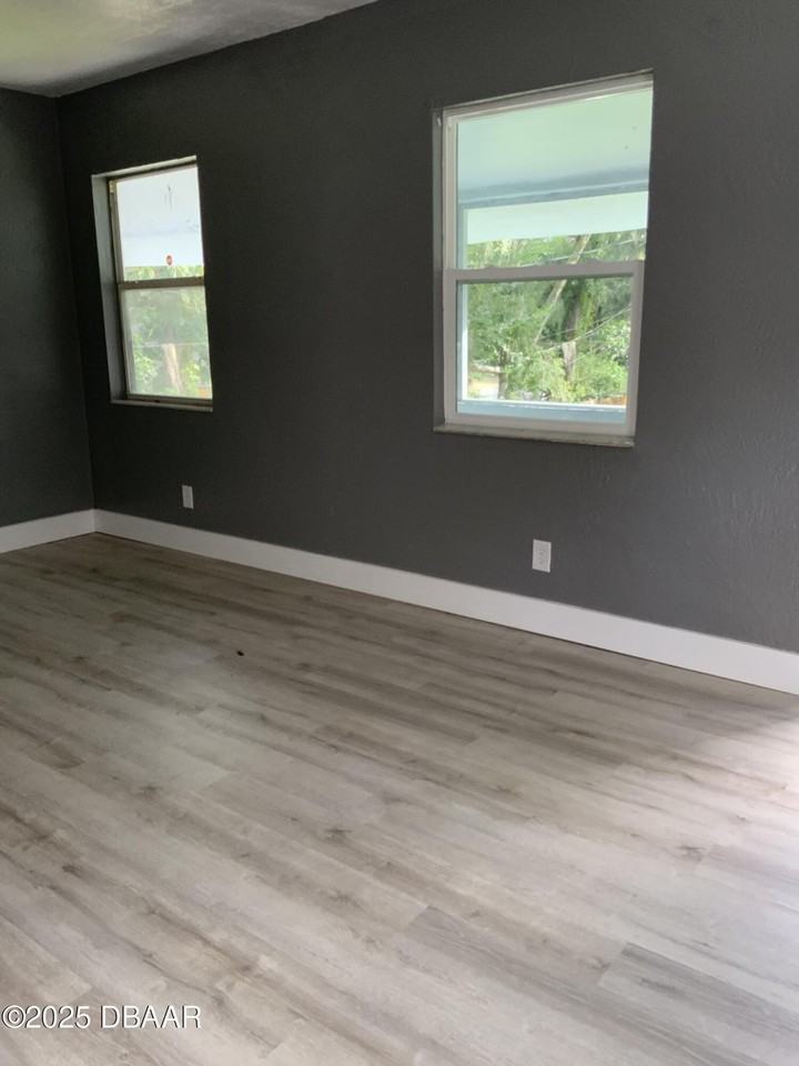 633 Florence St Apt 3 #3 - Photo 3 of 12