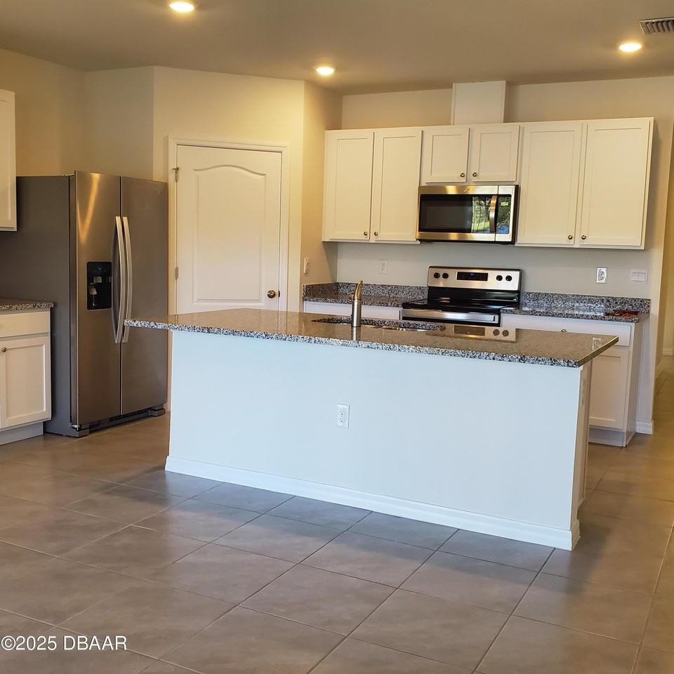 1925 Deep Lake Cir - Photo 4 of 14