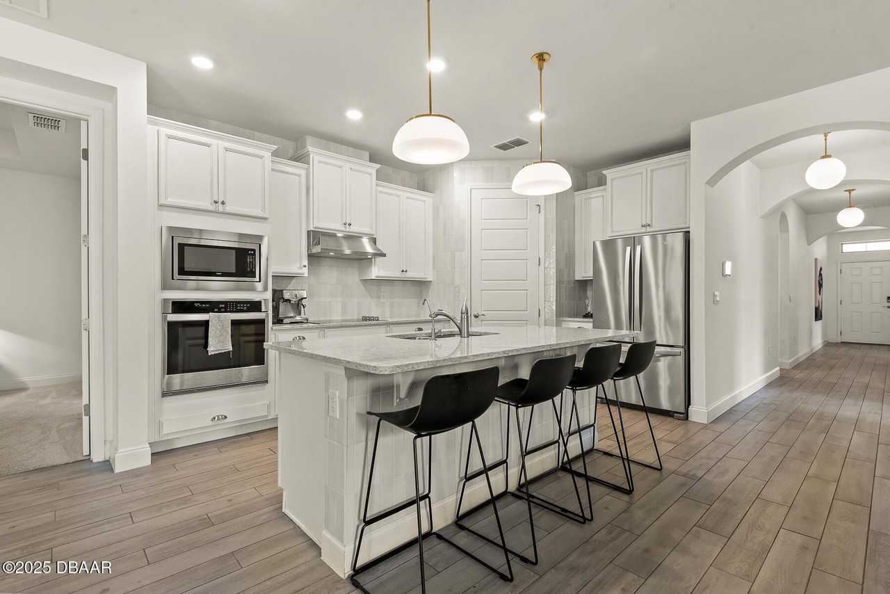 2853 Monaghan Dr - Photo 7 of 47