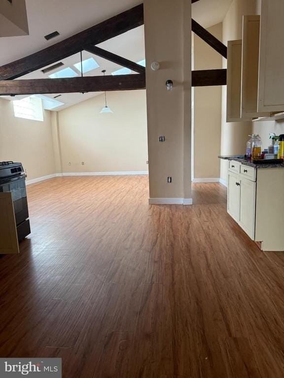 550 N 52nd St #3 - Photo 3 of 21