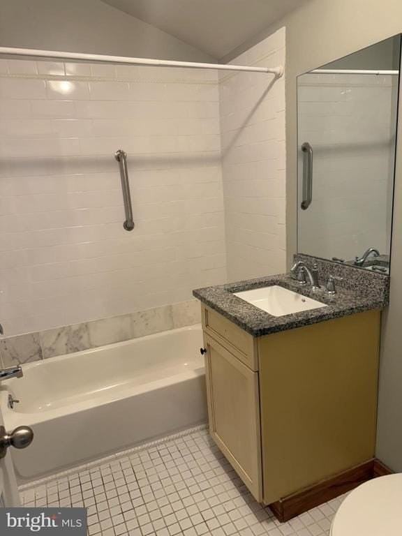 550 N 52nd St #3 - Photo 5 of 21