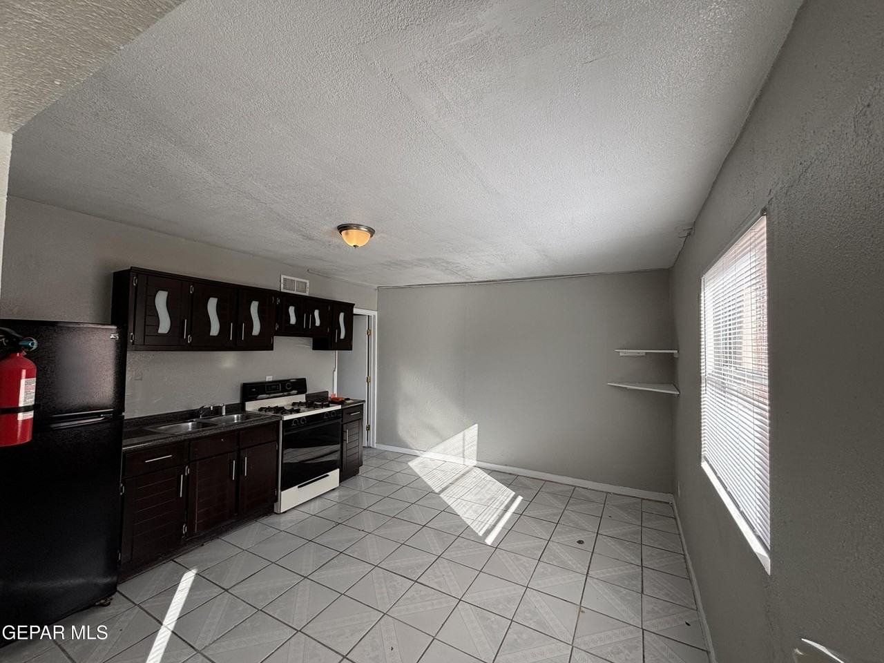 14260 Montana Ave Apt 5 #5 - Photo 4 of 11