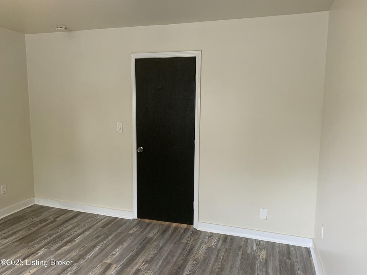 1917 Frankfort Avenue #2 - Photo 5 of 7