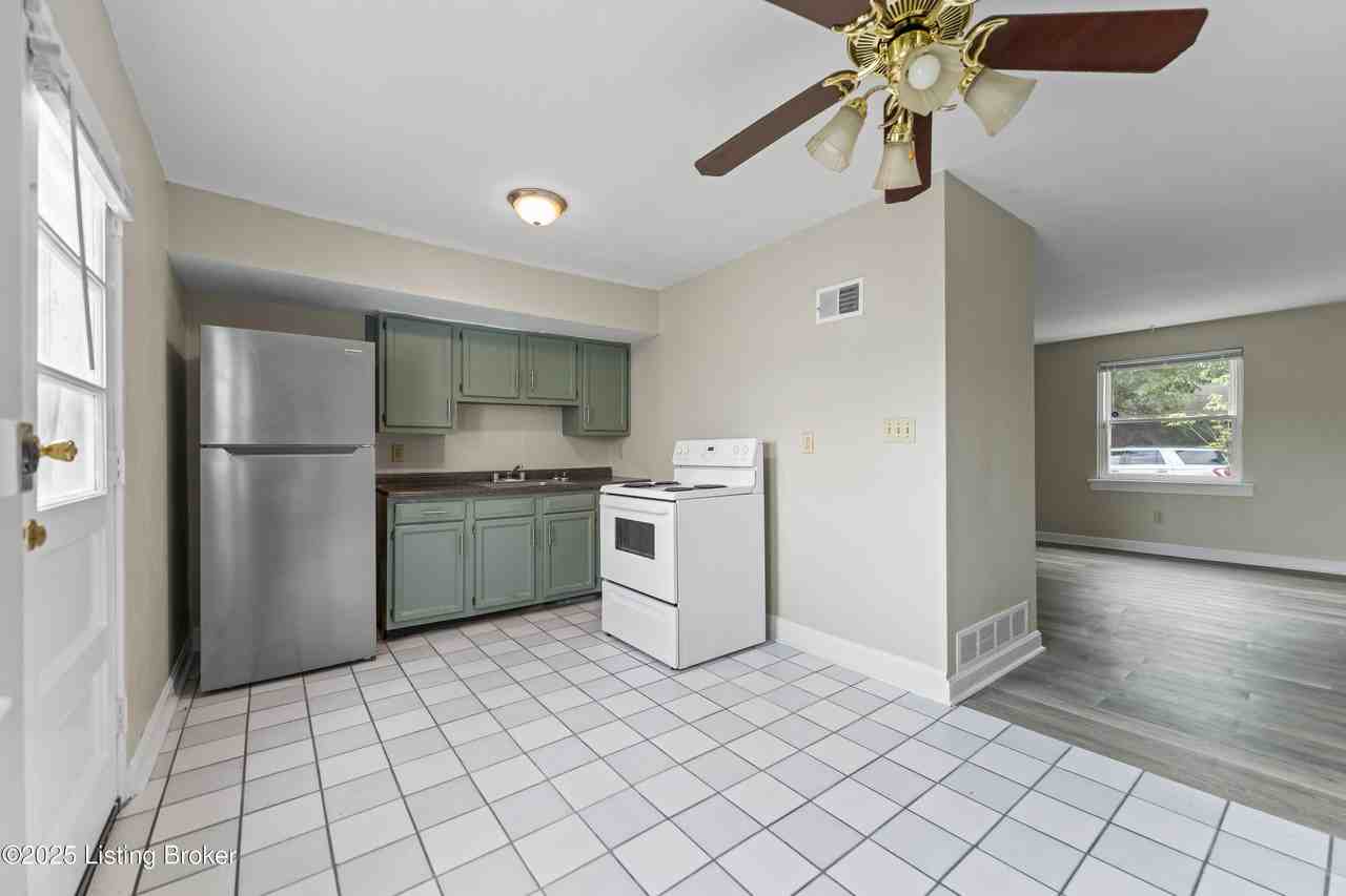 1529 Anderson Street - Photo 6 of 15