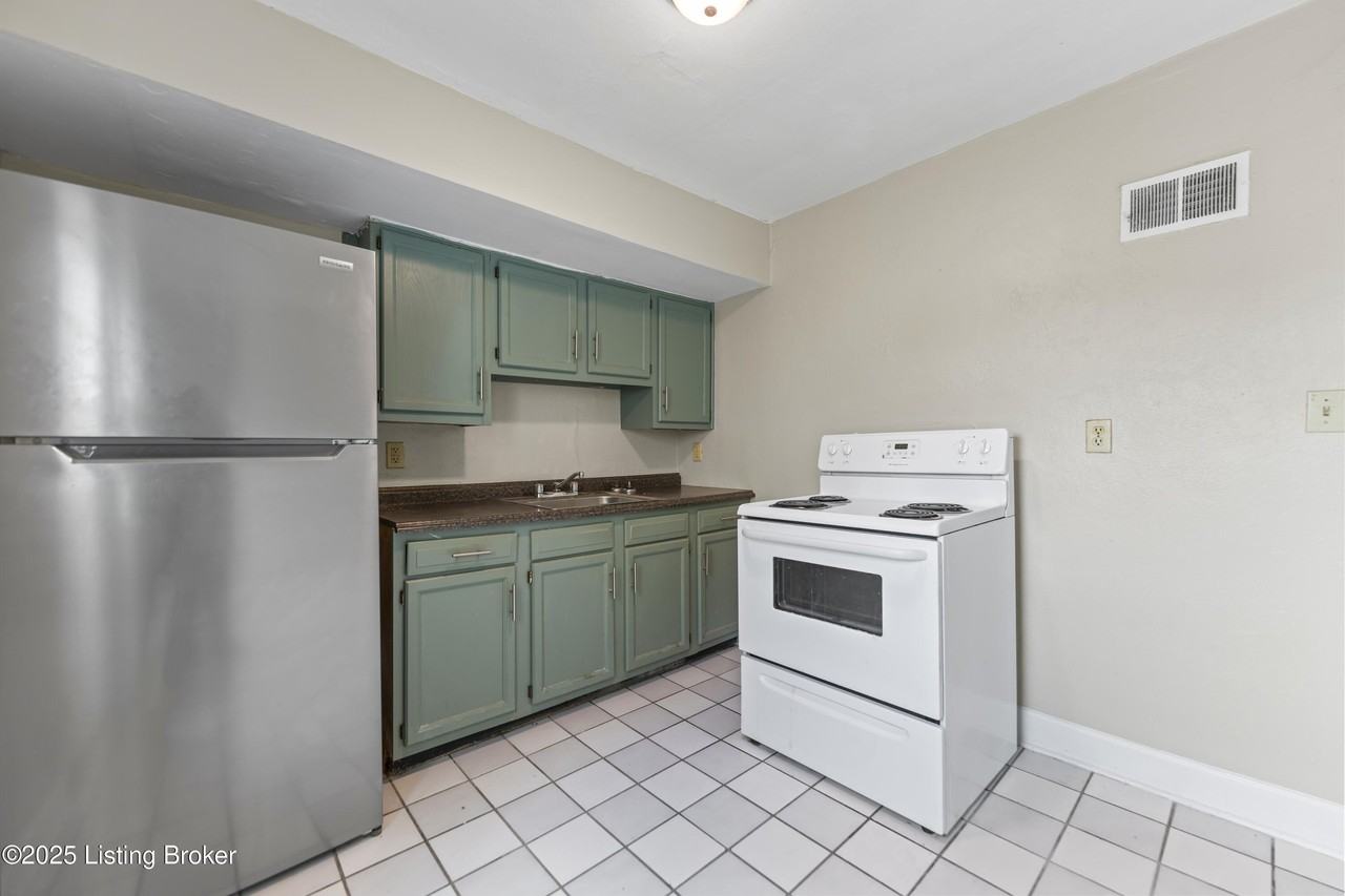 1529 Anderson Street - Photo 7 of 15