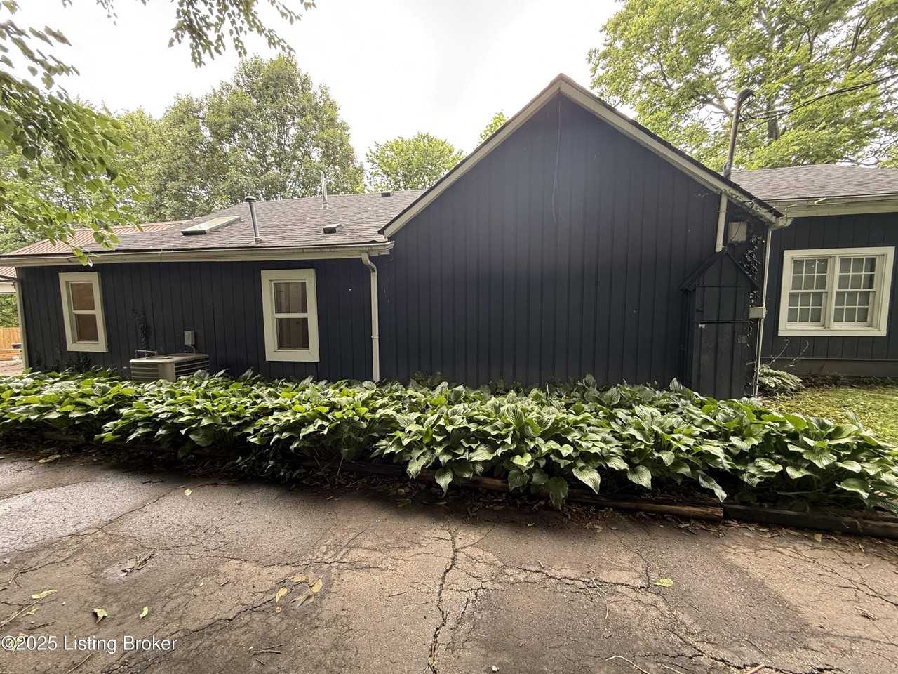 13416 Reamers Lane - Photo 2 of 24