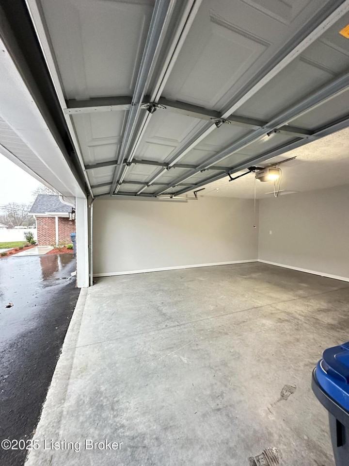 514 Eagle Pointe Drive - Photo 2 of 6