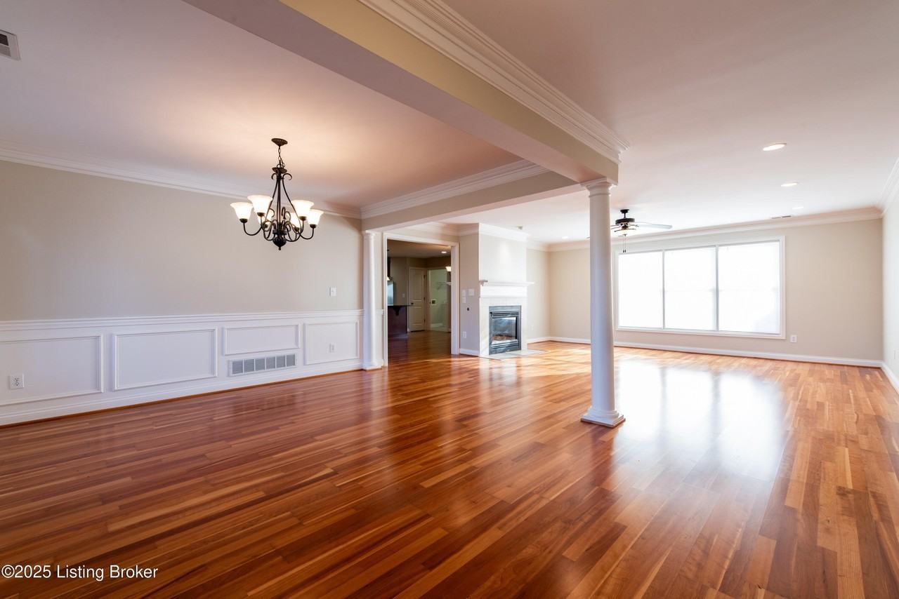 1006 Champions Circle - Photo 3 of 43