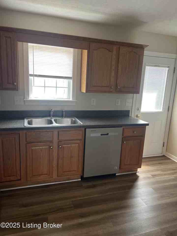 6119 Upper Hunters Trace - Photo 6 of 16