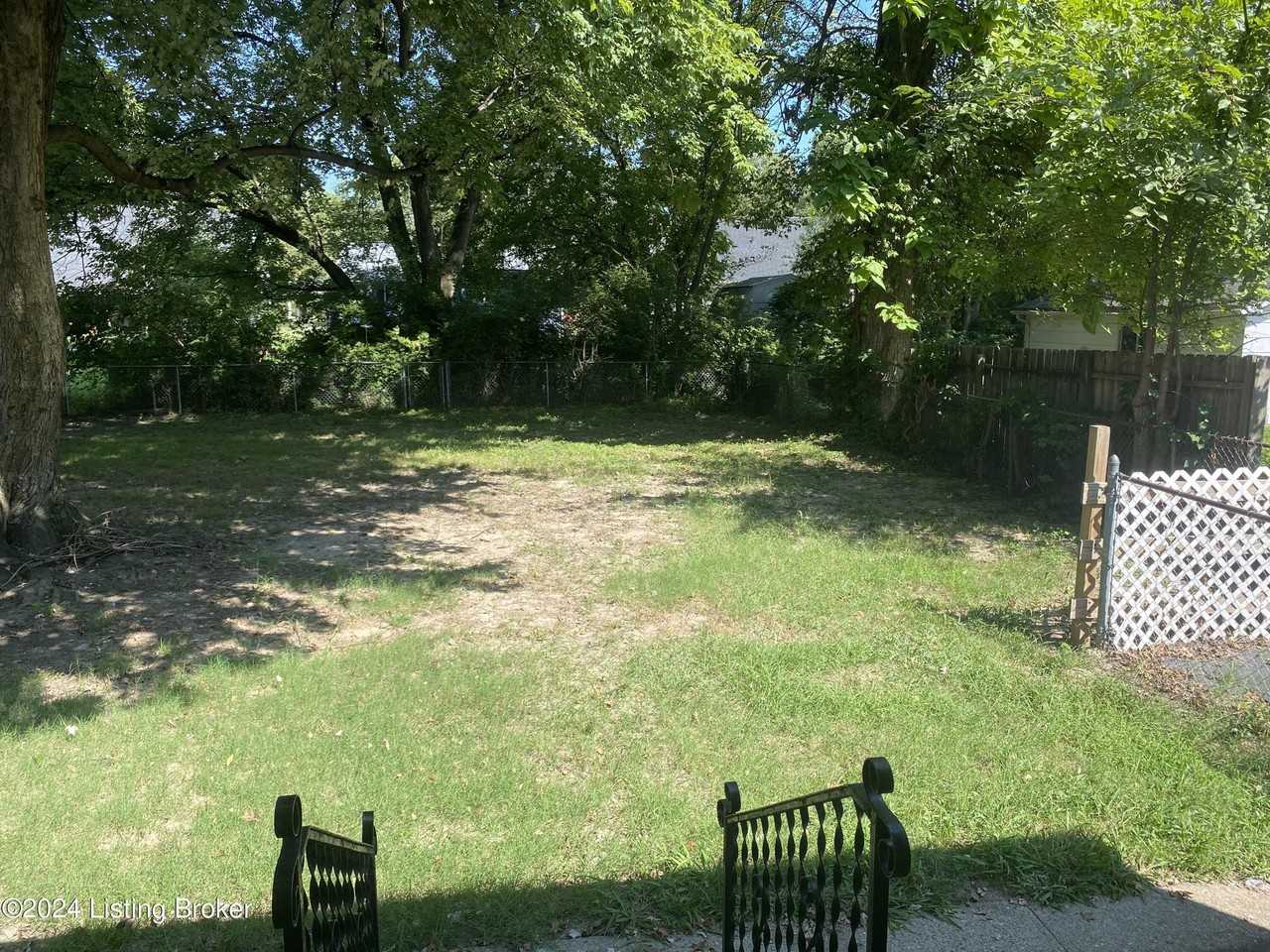 2711 Gardiner Lane - Photo 3 of 20