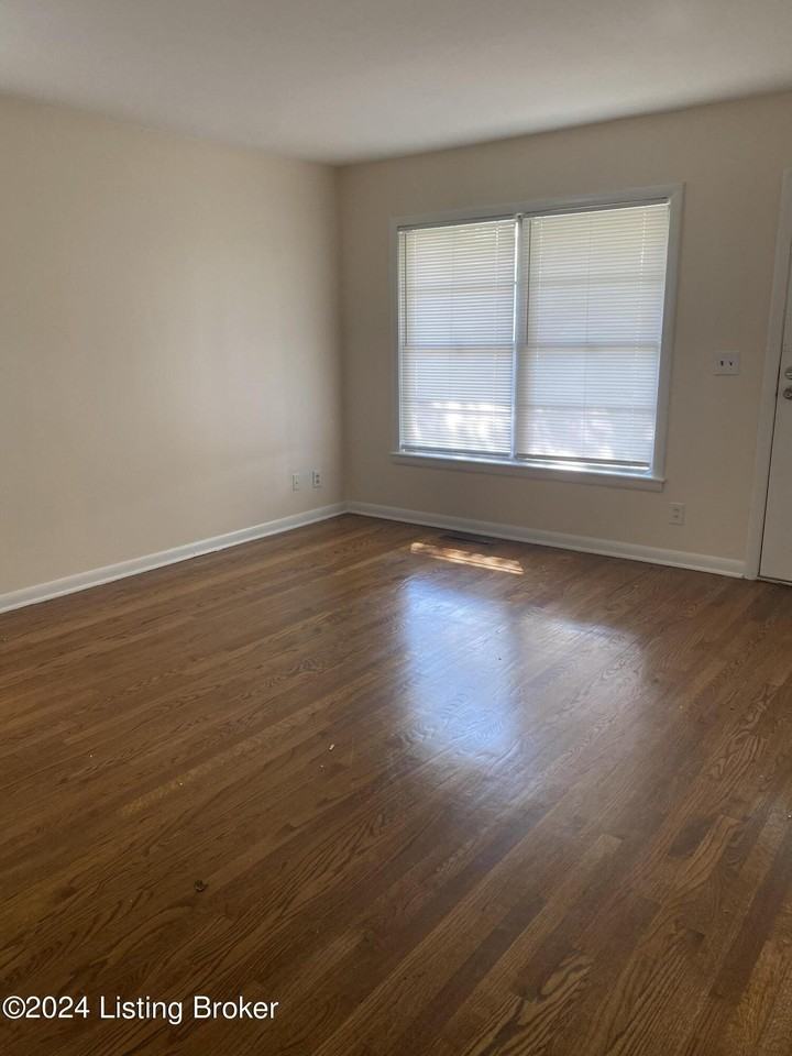 2711 Gardiner Lane - Photo 5 of 20