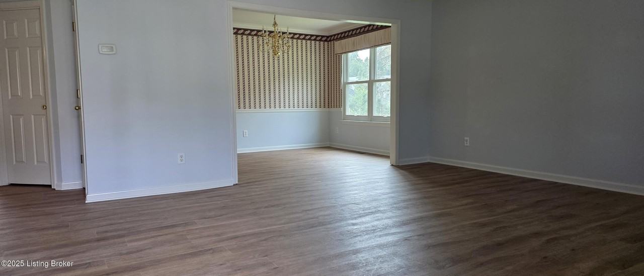 13606 Saddlecreek Drive - Photo 4 of 32