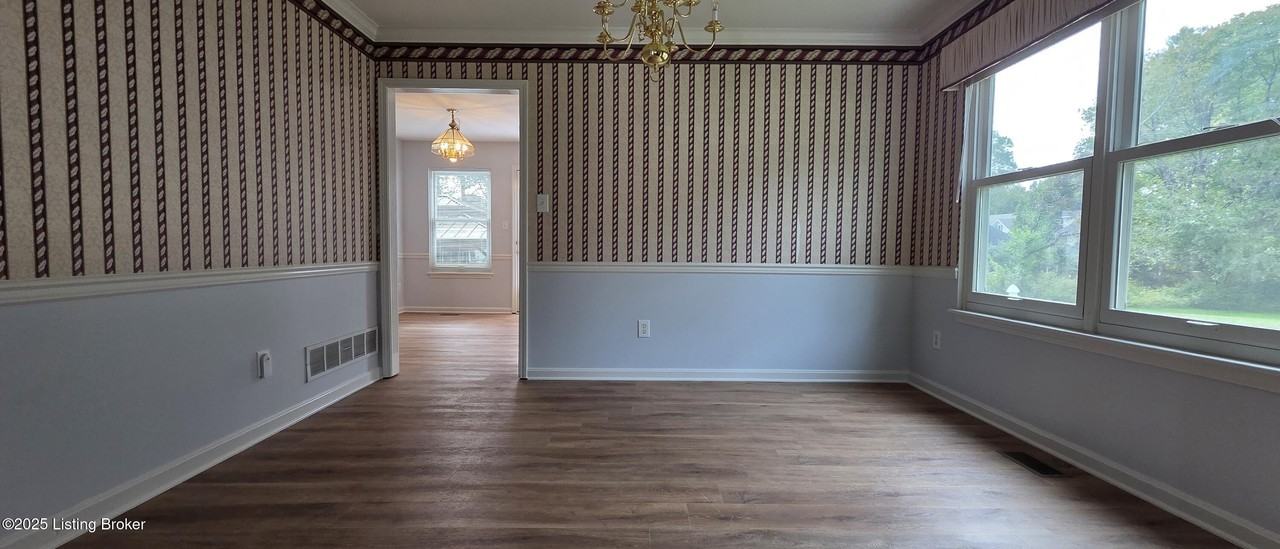 13606 Saddlecreek Drive - Photo 6 of 32