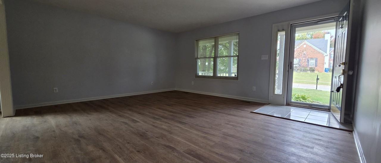 13606 Saddlecreek Drive - Photo 7 of 32