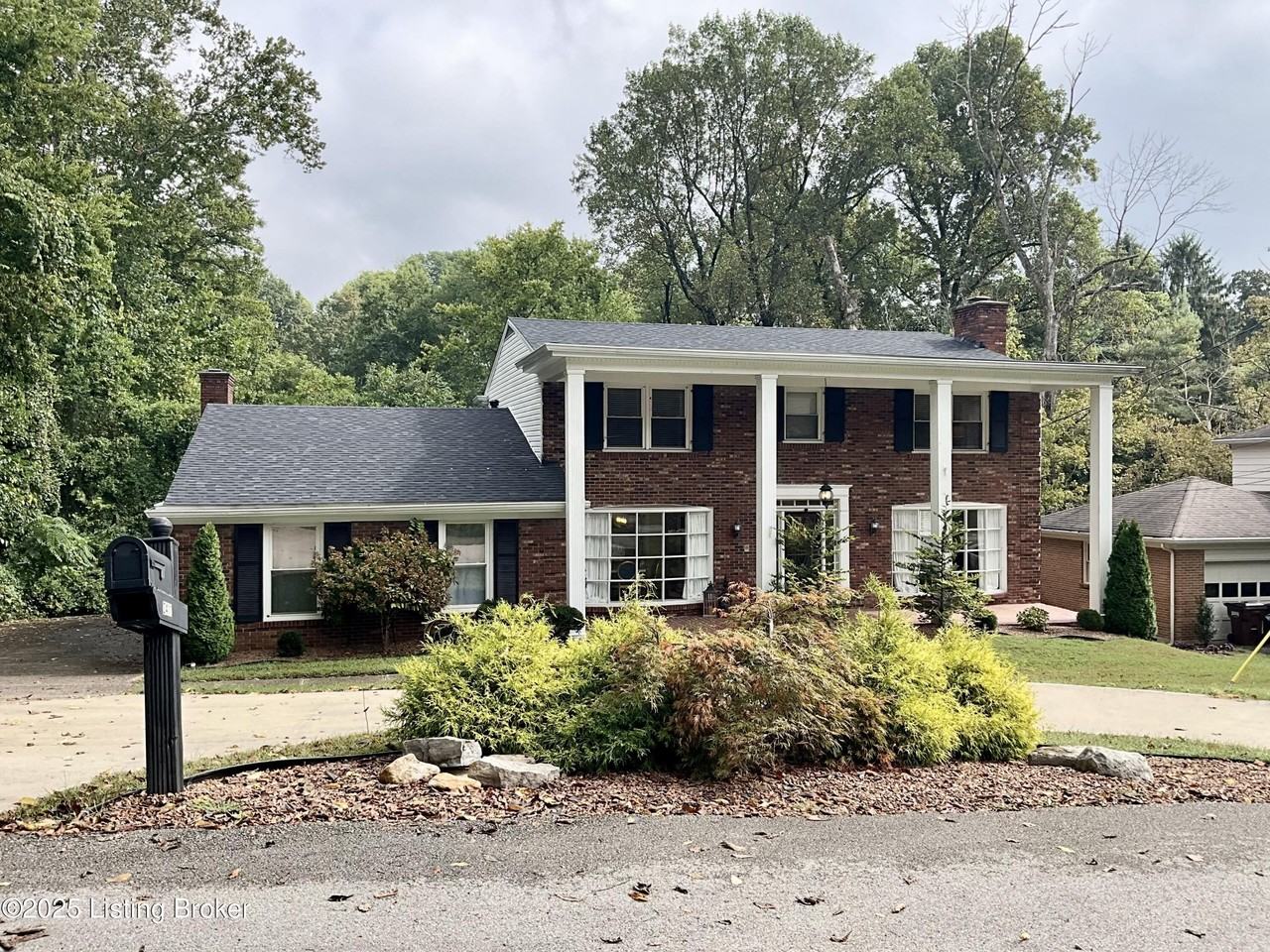 2411 Chadford Way - Photo 2 of 45