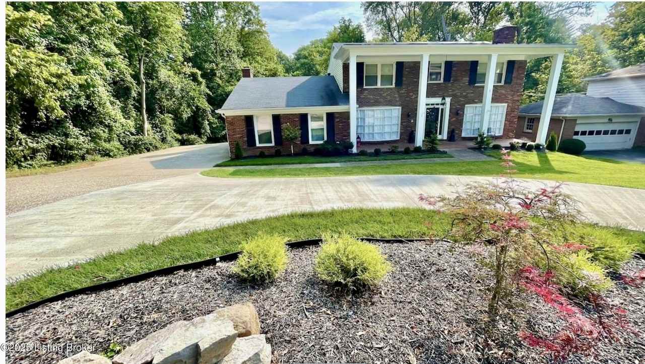 2411 Chadford Way - Photo 4 of 45