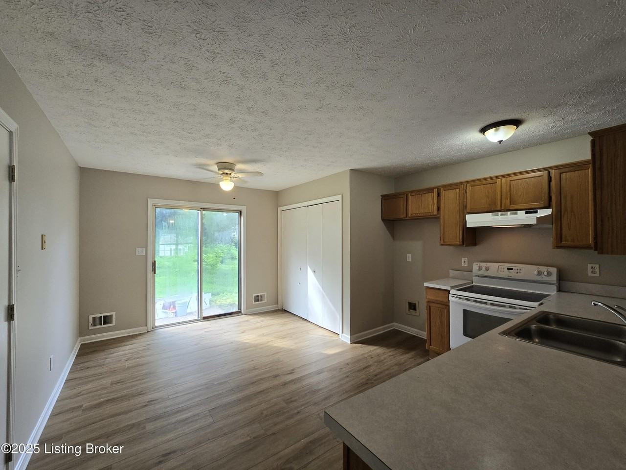 3712 Locust Ave - Photo 6 of 27