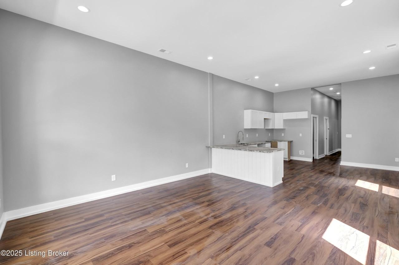 511 East Kentucky Street - Photo 4 of 25