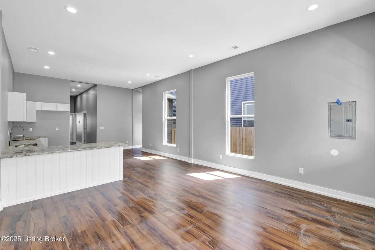 511 East Kentucky Street - Photo 5 of 25