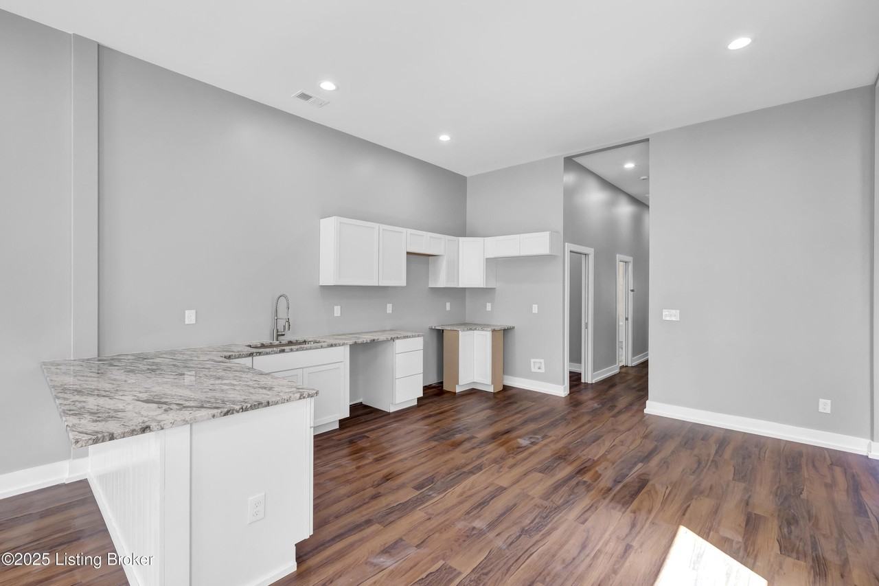 511 East Kentucky Street - Photo 7 of 25