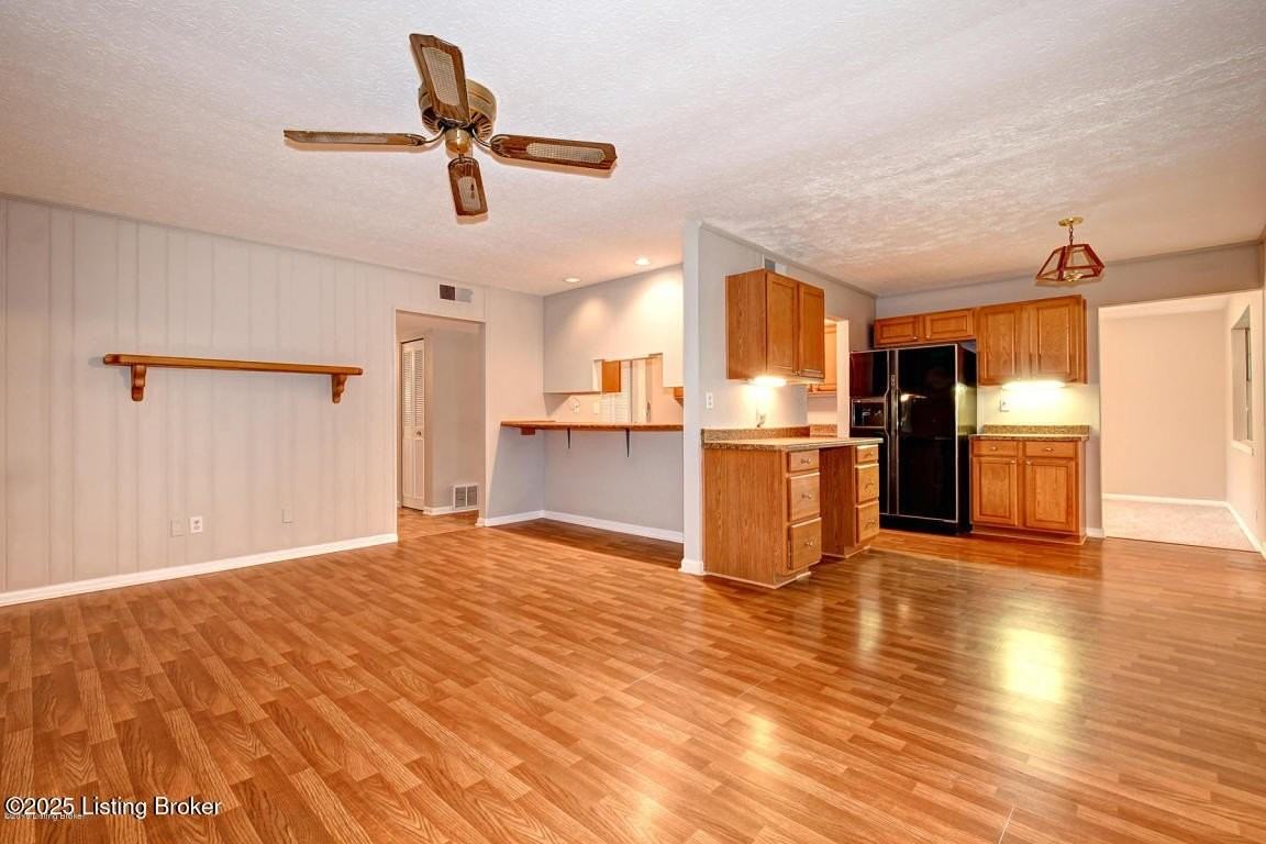 3820 Riveroaks Circle - Photo 7 of 17