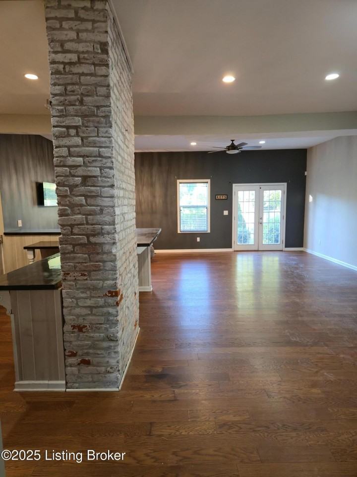 1449 Mellwood Avenue - Photo 5 of 16