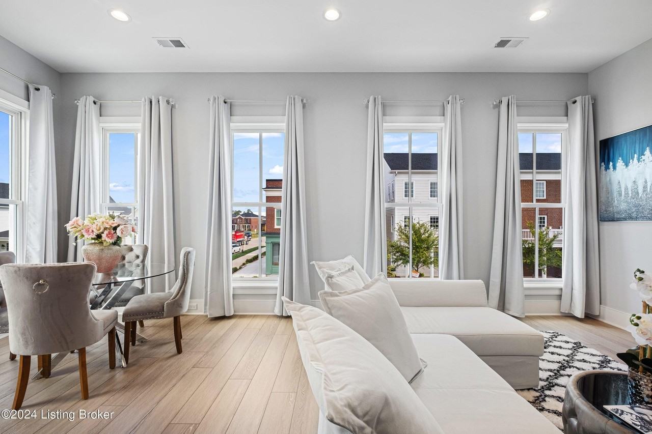 12101 River Beauty Loop #201 - Photo 5 of 43