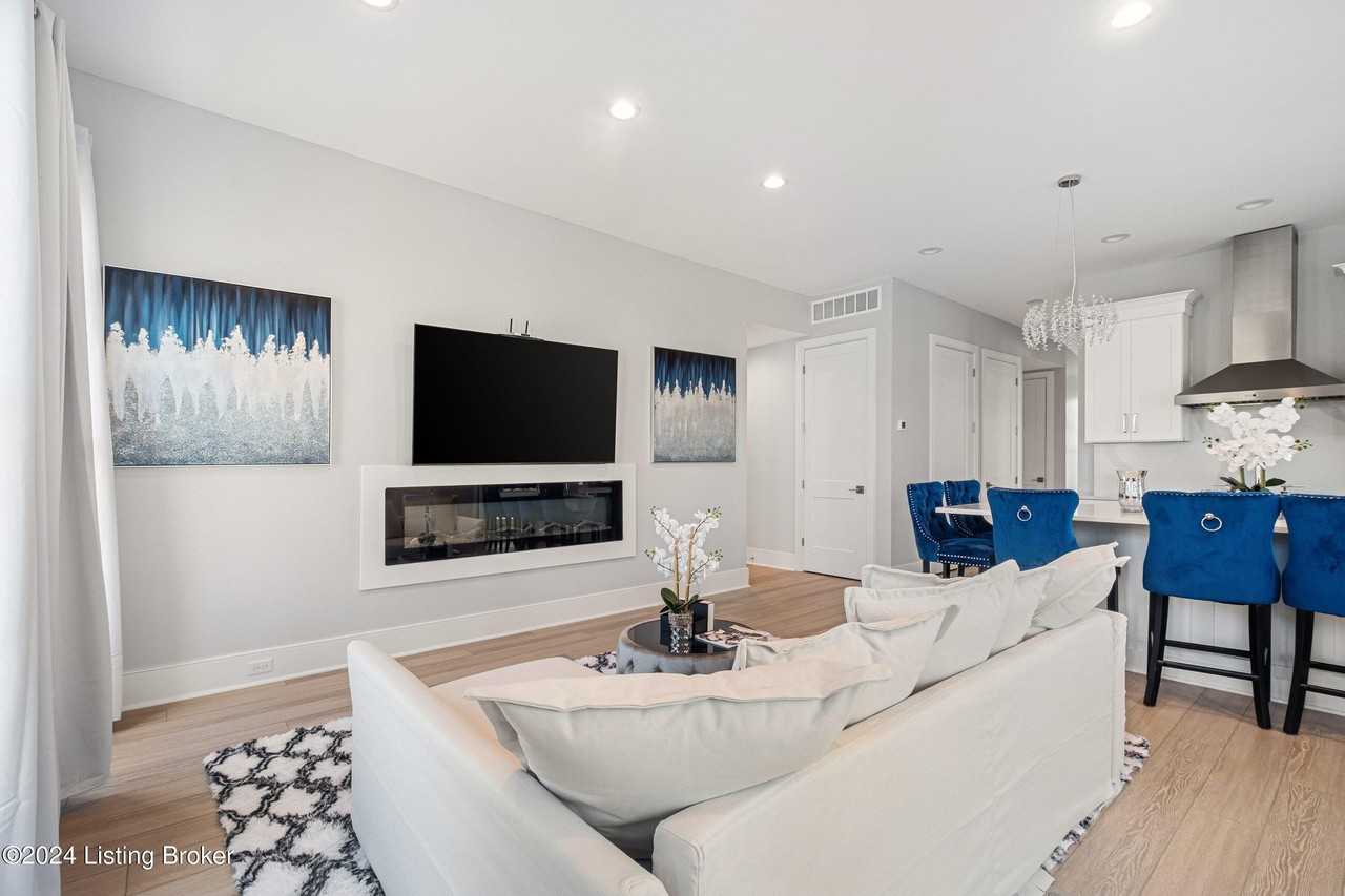 12101 River Beauty Loop #201 - Photo 7 of 43