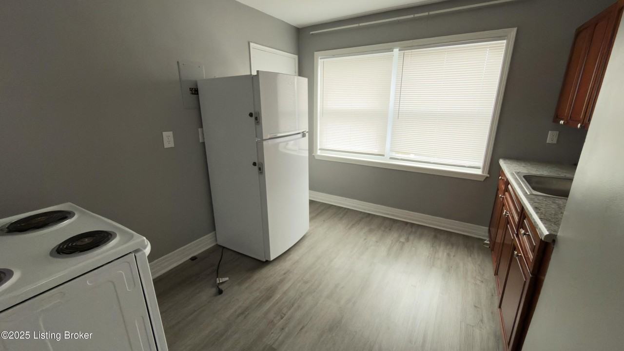 4148 Hillview Avenue #4 - Photo 3 of 7