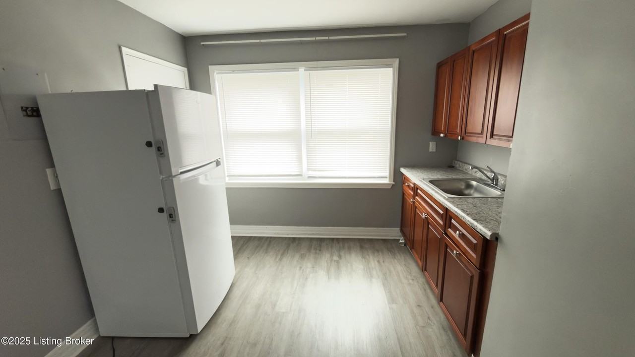 4148 Hillview Avenue #4 - Photo 4 of 7