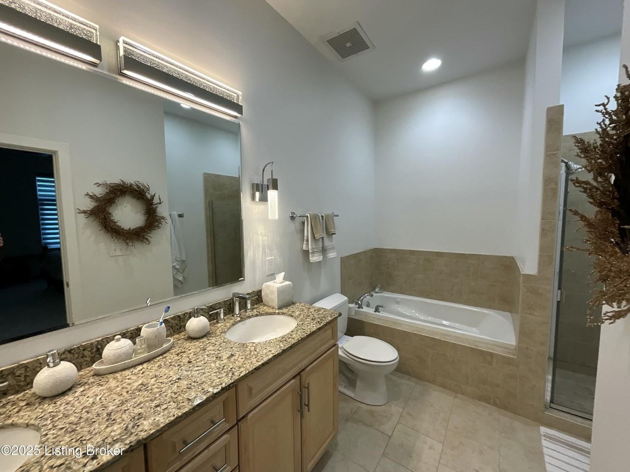 324 East Main Street - Photo 5 of 10