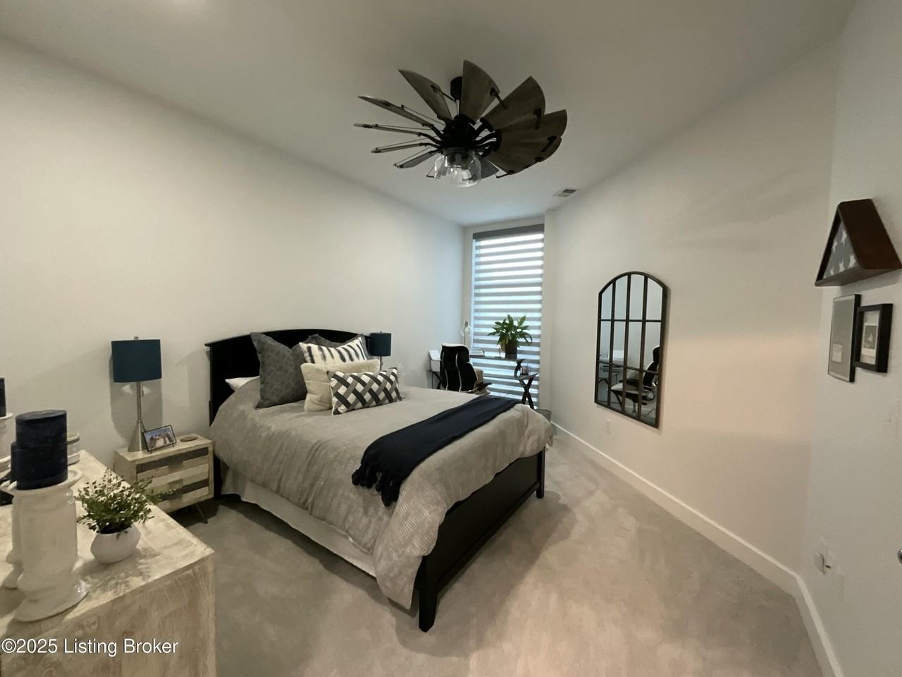 324 East Main Street - Photo 7 of 10