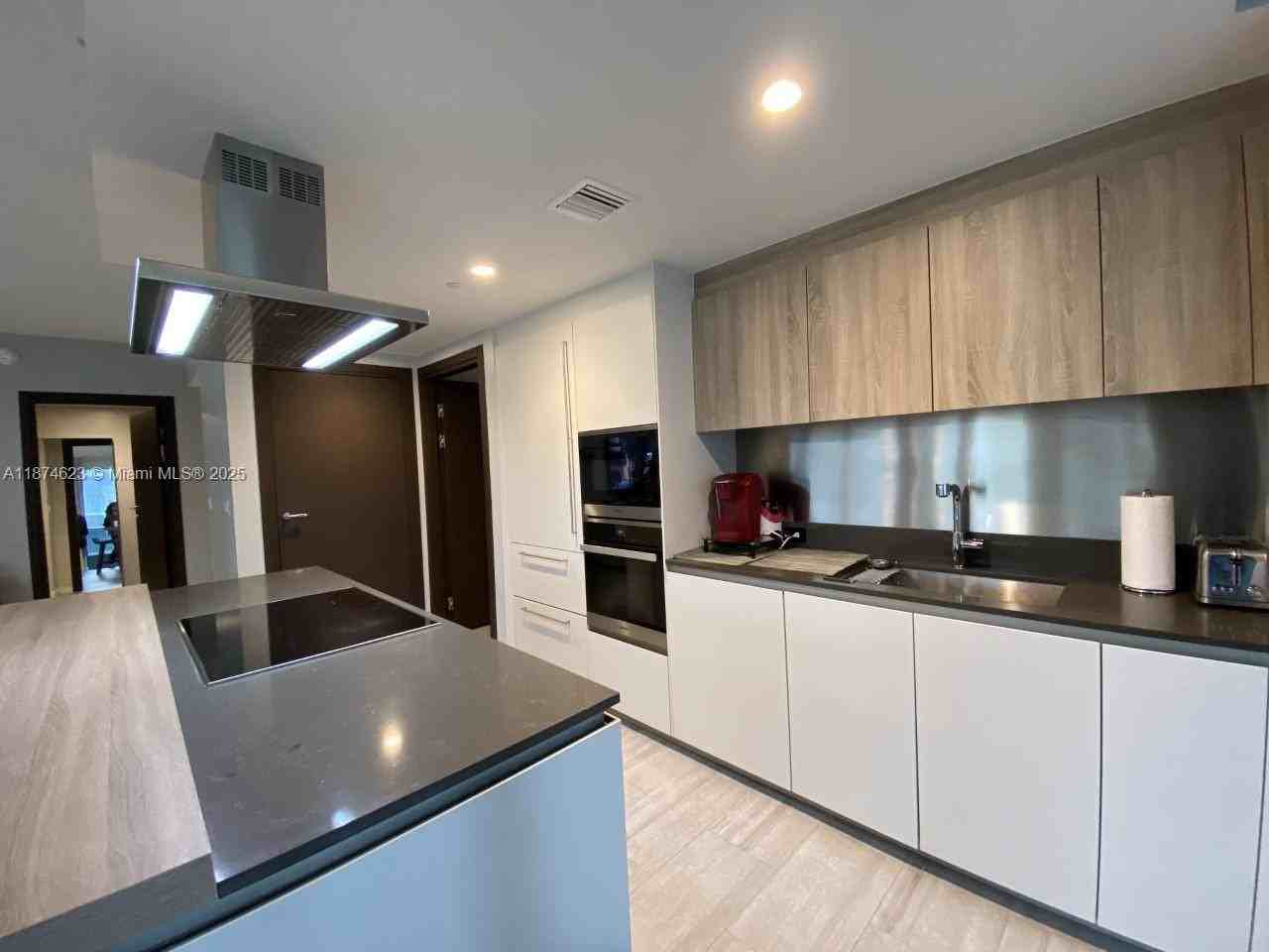 1000 Brickell Ave #2201 - Photo 4 of 8