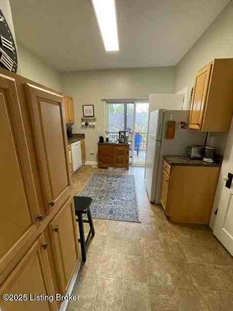 123 North Keats Avenue #B - Photo 5 of 33