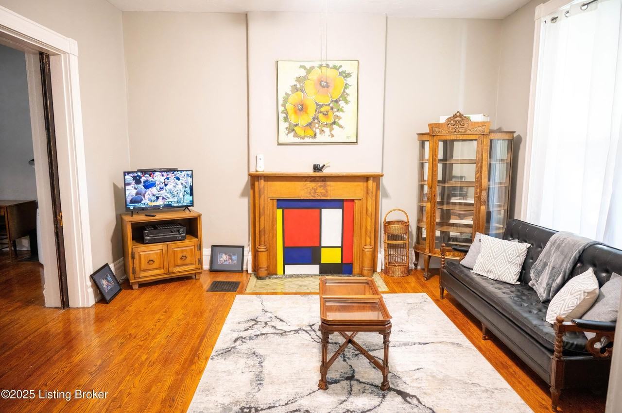 1331 South Floyd Street #1 - Photo 3 of 12