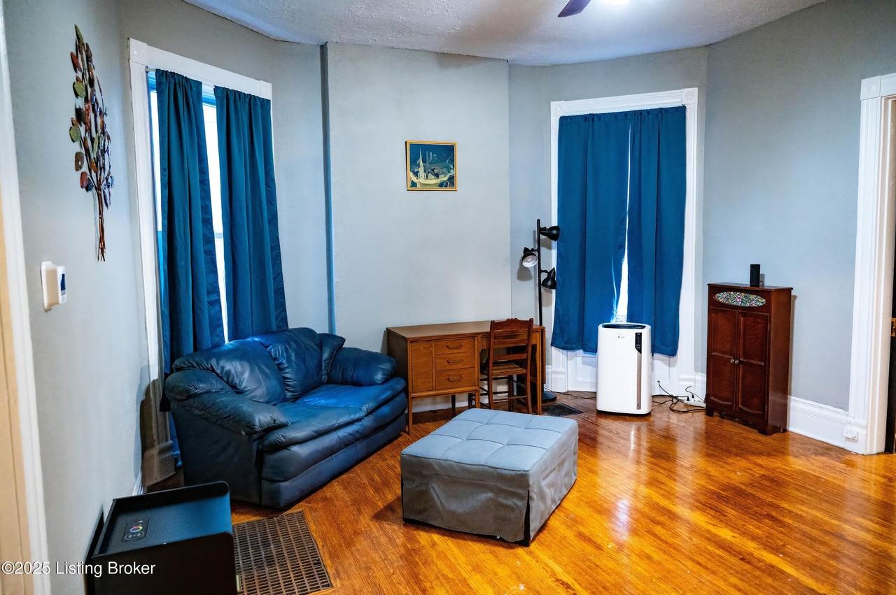 1331 South Floyd Street #1 - Photo 4 of 12