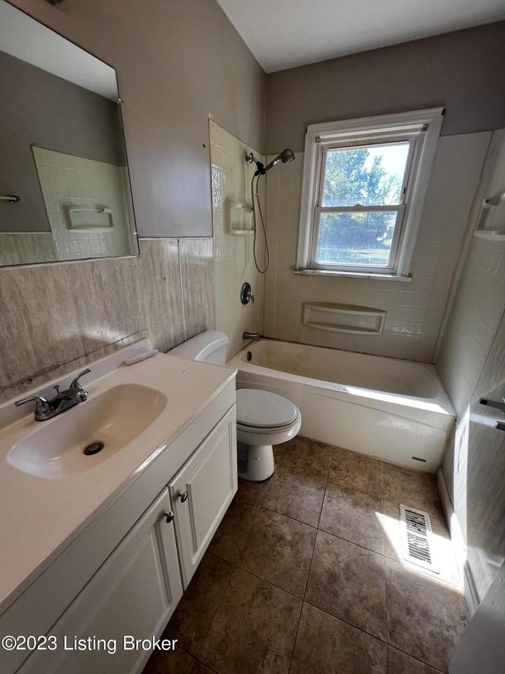 1002 Meadow Hill Rd - Photo 7 of 13